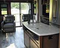 rv-with-shower-in-tennessee
