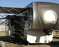 redwood-rv-with-battery
