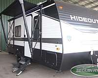 keystone-hideout-rv-with-air-conditioner