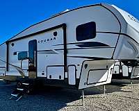 rv-with-solar-panel-in-new-castle-in