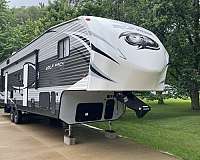 rv-with-shower-in-freeland-mi