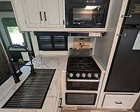 venture-rv-rv-with-bedroom
