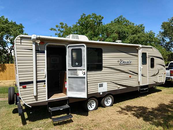 shasta-oasis-rv-with-awning