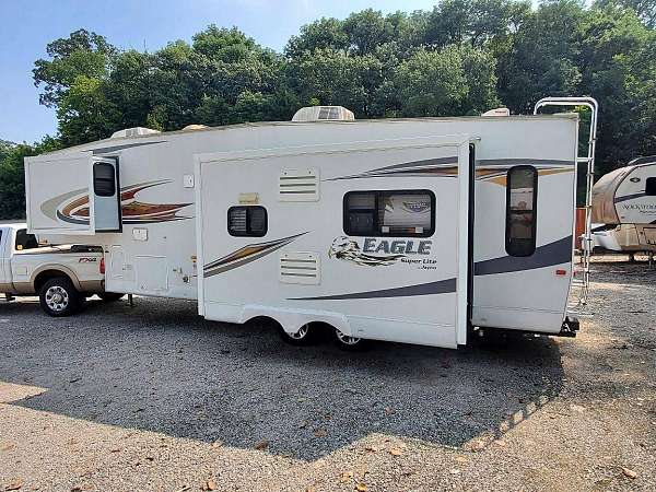 eagle-jayco-rv-with-water-heater