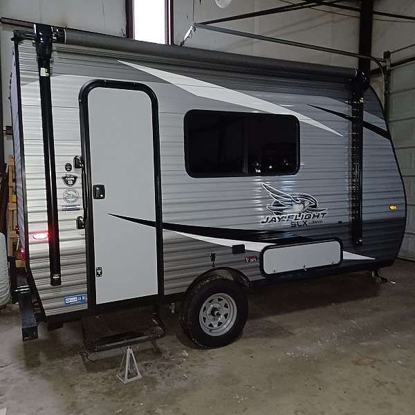 jayco-rv-with-air-conditioner