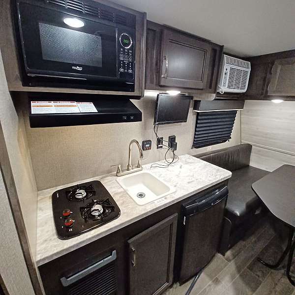 rv-with-shower-in-alabama