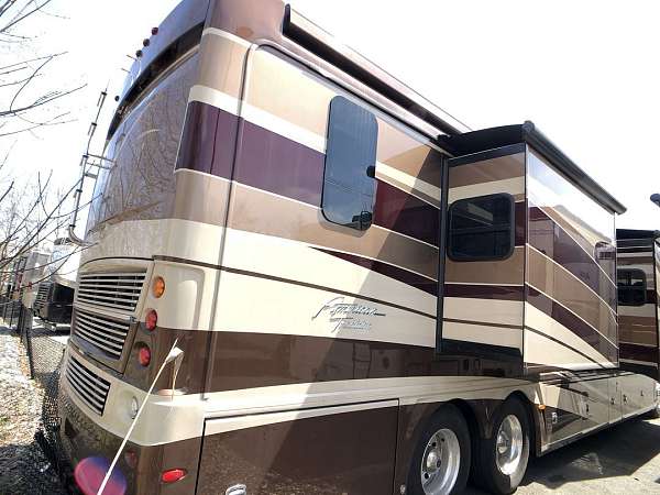american-coach-rv-with-inverter
