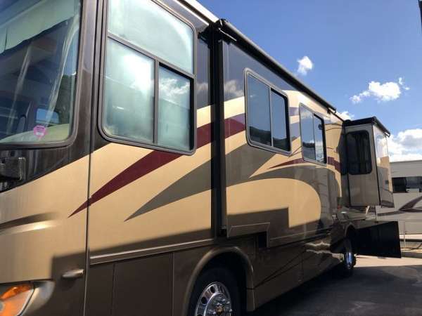 rv-with-awning-in-altoona-ia