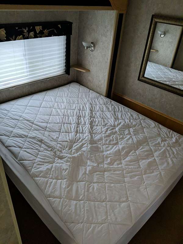 rv-with-shower-in-altoona-ia