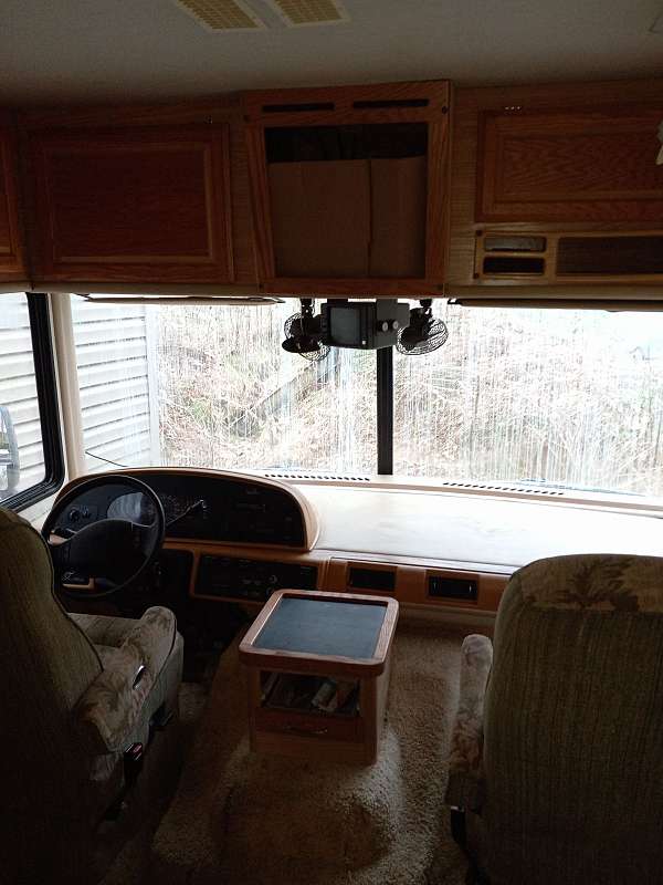 rv-with-battery-in-luttrell-tn