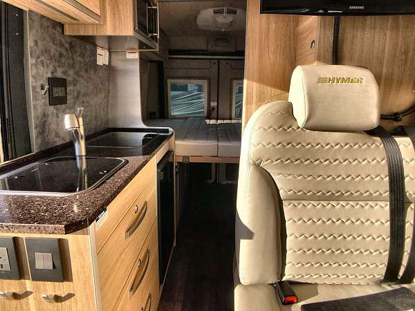 motorhome-rv-with-air-conditioner