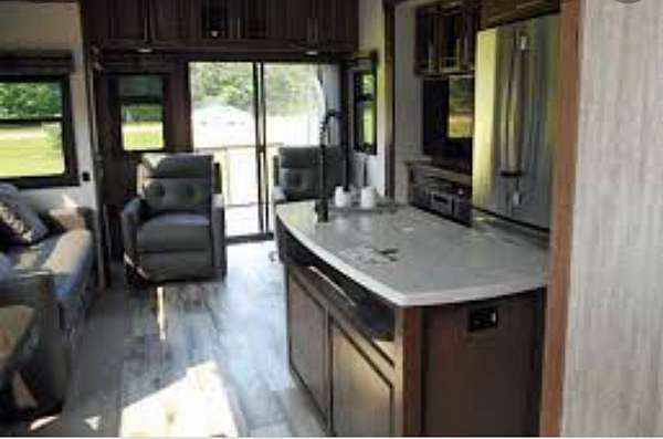 rv-with-shower-in-tennessee