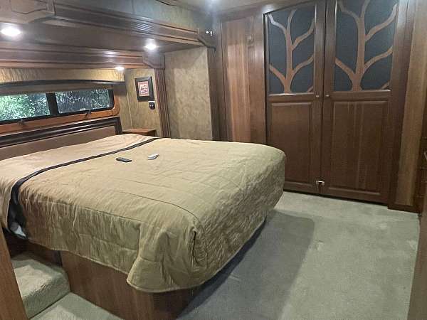 redwood-rv-with-toilet
