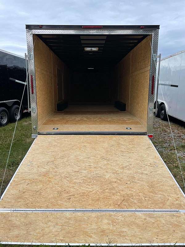 enclosed-trailer-rv