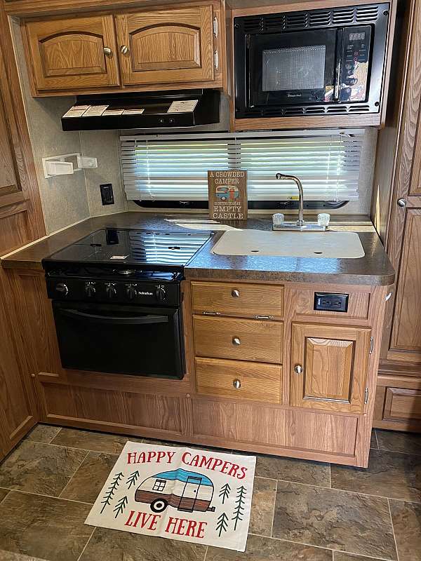 rv-with-awning-in-mahtomedi-mn