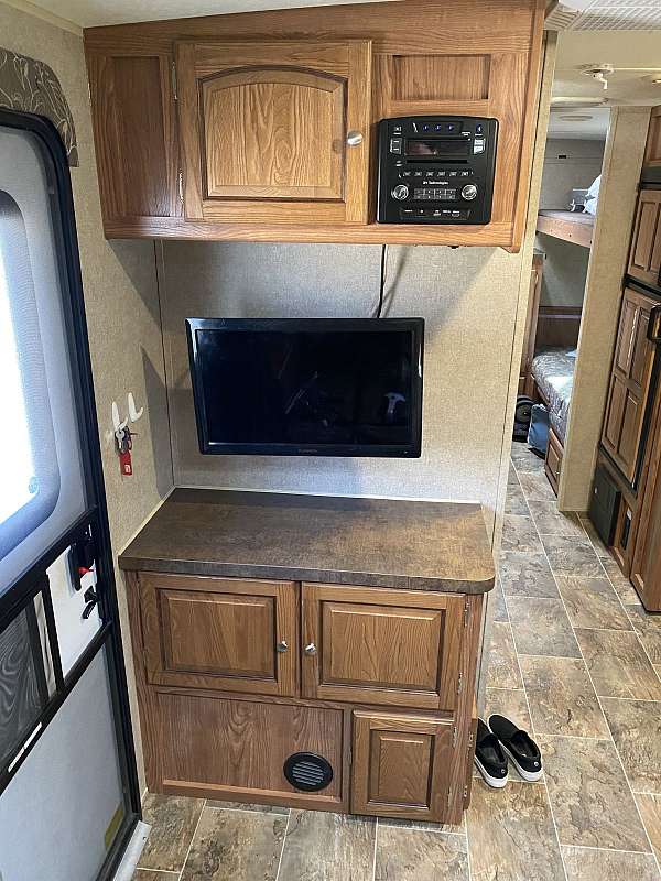 rv-with-bedroom-in-mahtomedi-mn