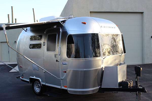 travel-trailer-rv-with-cab-over