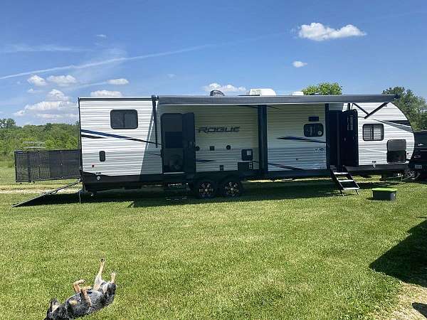 rv-with-air-conditioner-in-kingston-oh