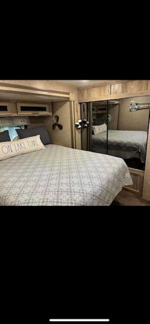 coachmen-catalina-rv-with-air-conditioner