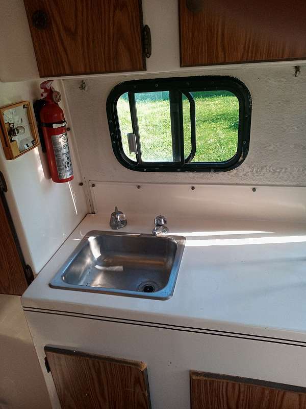 rv-with-shower-in-muncie-in