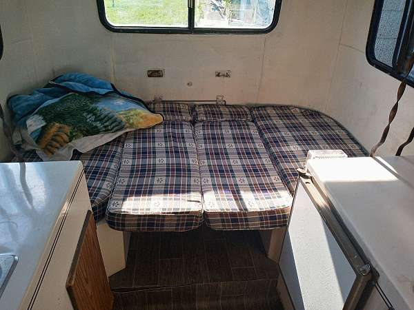 rv-with-toilet-in-muncie-in
