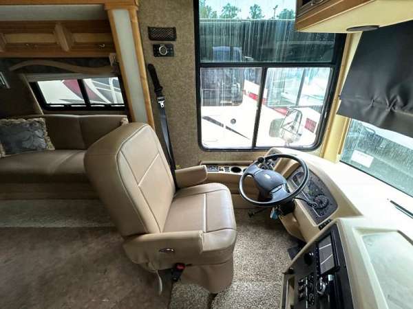 newmar-canyon-star-rv-with-front-entrance