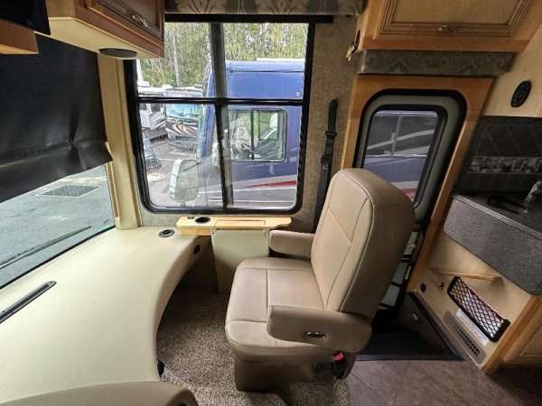 newmar-canyon-star-rv-with-slide