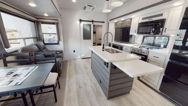 rv-with-leveling-jack-in-clifton-park-ny