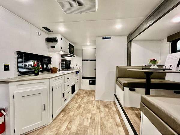 rv-with-shower-in-new-castle-in