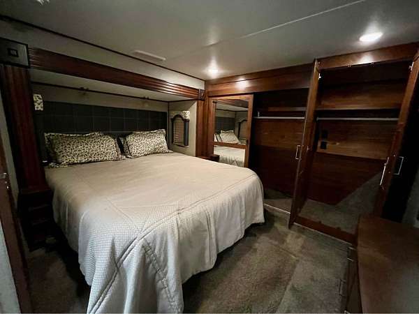 rv-with-dryer-in-new-castle-in