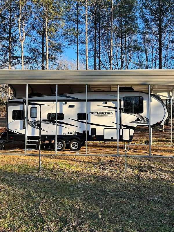 grand-design-rv-with-awning-slide