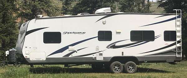 toy-hauler-rv-with-battery