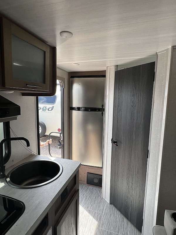 rv-with-leveling-jack-in-rapid-city-sd