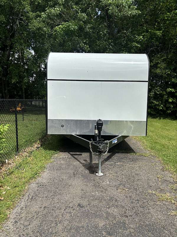 new-used-enclosed-trailer-rv