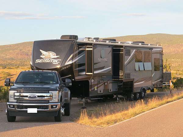 used-jayco-seismic-rv