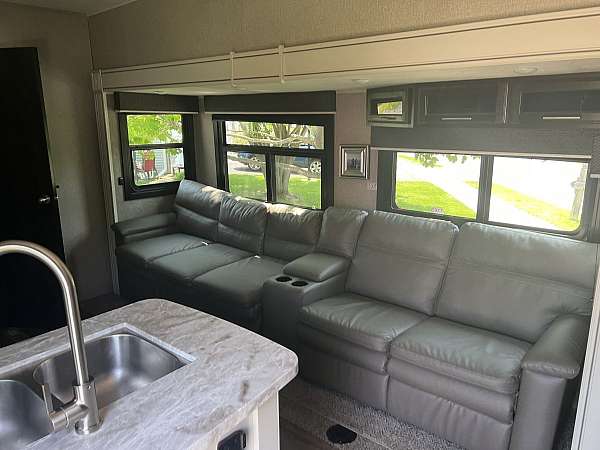 jayco-ht-fifth-wheel-rv