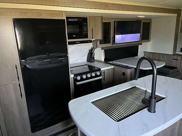 rv-with-bedroom-in-columbus-ms