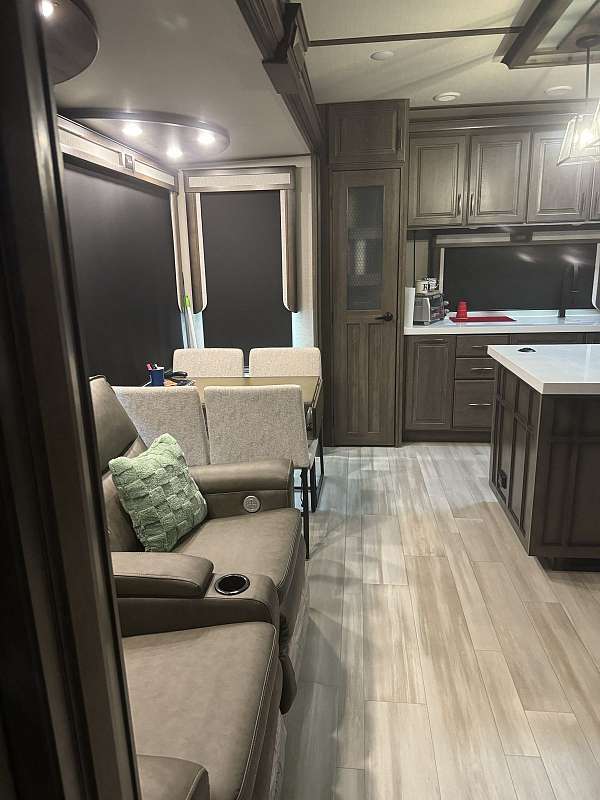 rv-with-bathroom-in-canton-ms