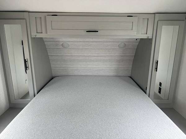 rv-with-shower-in-big-pine-key-fl