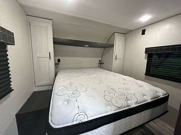 rv-with-bathroom-in-cody-wy