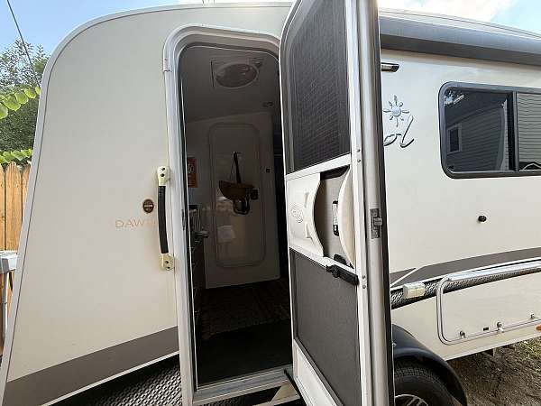 rv-with-hitch-receiver-in-kingsport-tn