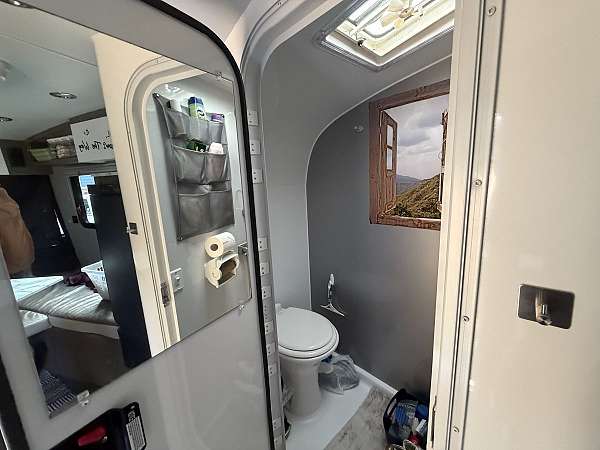 rv-with-leveling-jack-in-kingsport-tn