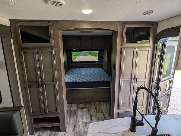 venture-rv-rv-with-bathroom